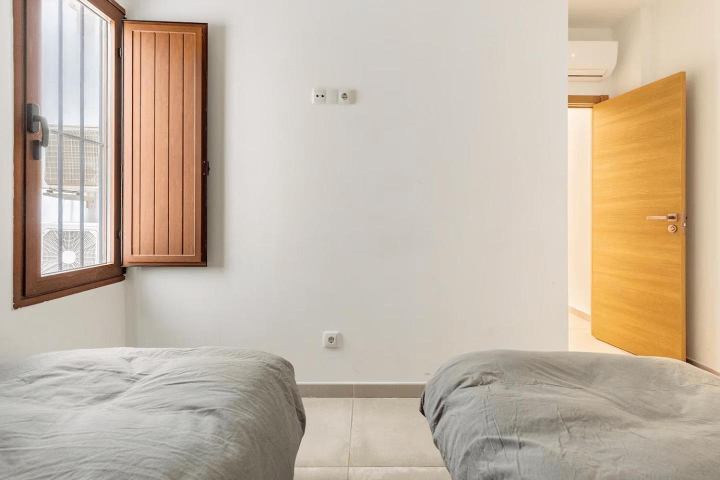 Vivienda Junto A Ruzafa - 12 Pax Y Mas Apartment Valencia Luaran gambar